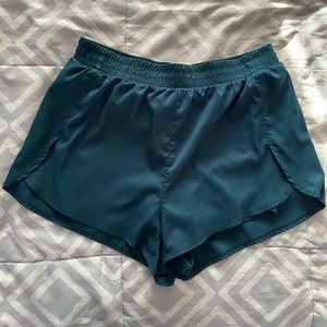 Girlfriend Collective Trail Shorts in Globe